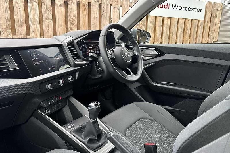 Image 2/4