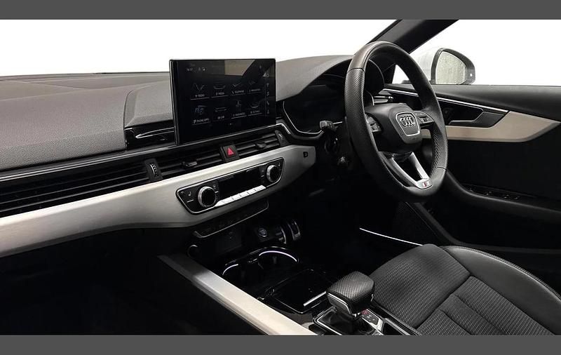 Used Audi A4 S-Line 200 HP (147 kW) 2024 White Estate