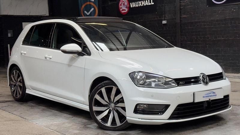 Used VW Golf VII R-line Edition 184 HP (135 kW) 2017 White Hatchback