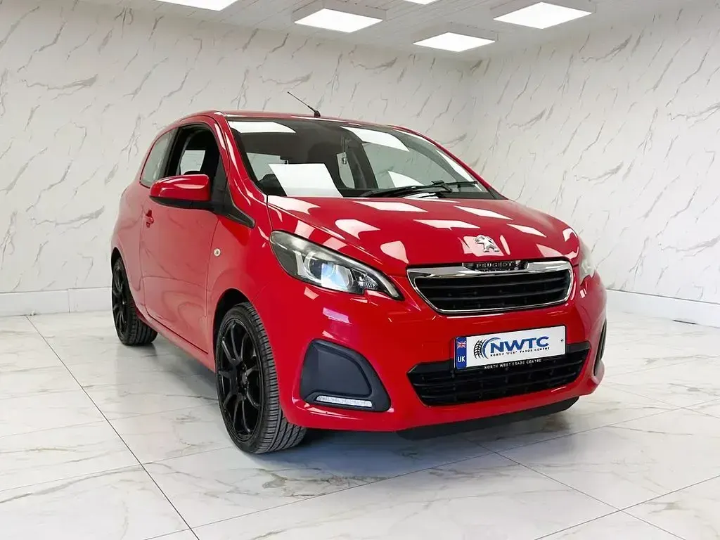 Used Peugeot 108 Active 68 HP (50 kW) 2015 Red Hatchback