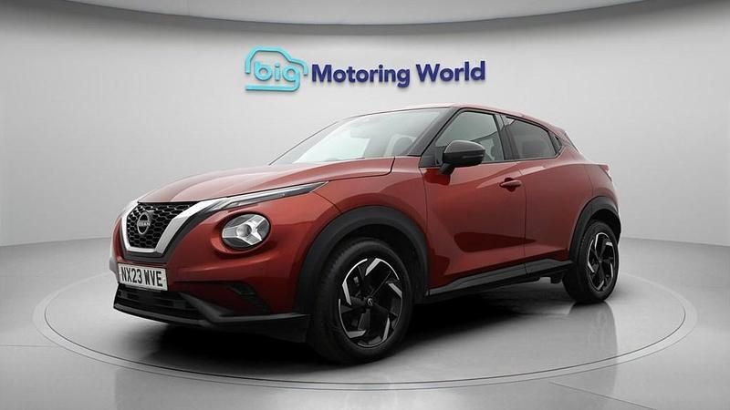 Used Nissan Juke N-Connecta 114 HP (83 kW) 2023 Red SUV