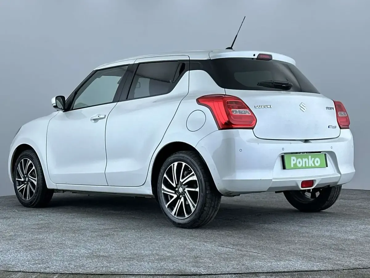 Usado Suzuki Swift SZ5 83 HP (61 kW) 2022 Branco Citadino