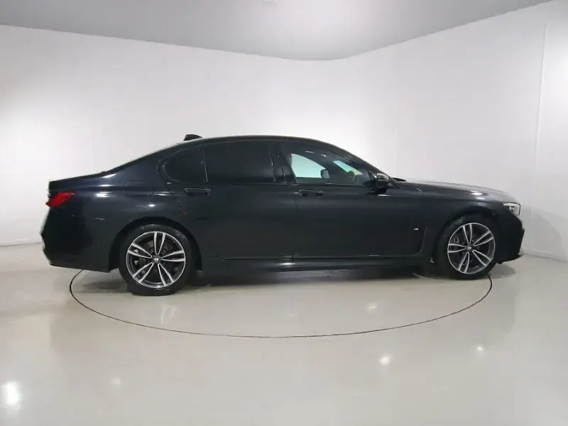 Used BMW 730 M Sport 265 HP (194 kW) 2021 Black Sedan