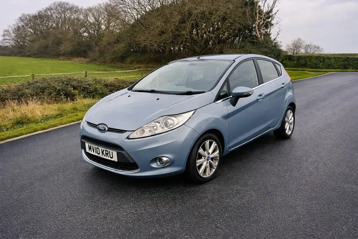 Used Ford Fiesta Zetec 96 HP (70 kW) 2010 Blue Hatchback