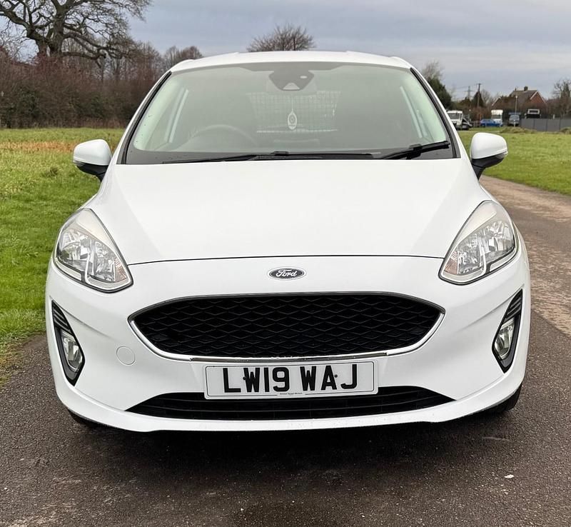 Used Ford Fiesta 2019 White Van