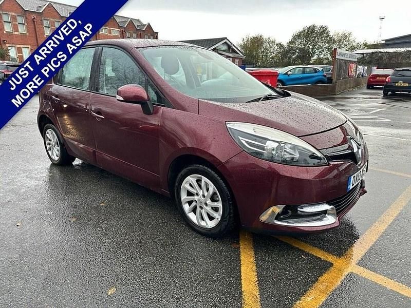 Red Used 2013 Renault Scénic III Dynamique MPV | £3,995 (Good price) - Image 1/4