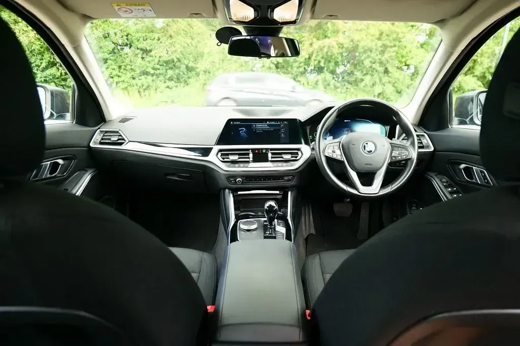 Used BMW 330e Comfort Edition 292 HP (214 kW) 2022 Grey Estate
