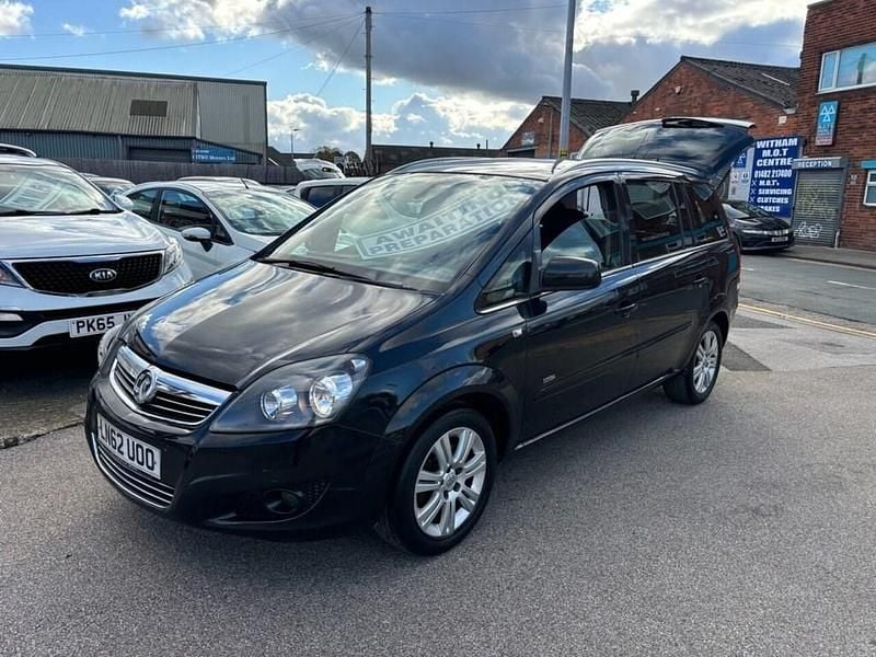 Used Vauxhall Zafira Design Edition 115 HP (84 kW) 2012 Black MPV