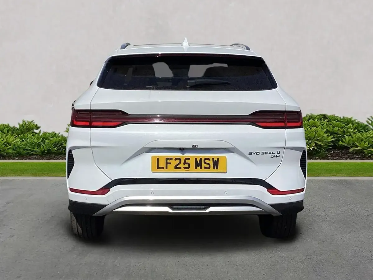Used BYD Seal U Boost 217 HP (159 kW) 2025 White SUV