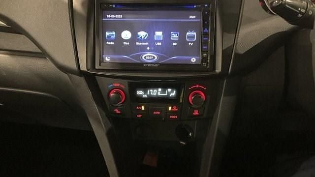 Used Suzuki Swift SZ4 94 HP (69 kW) 2012 White Hatchback