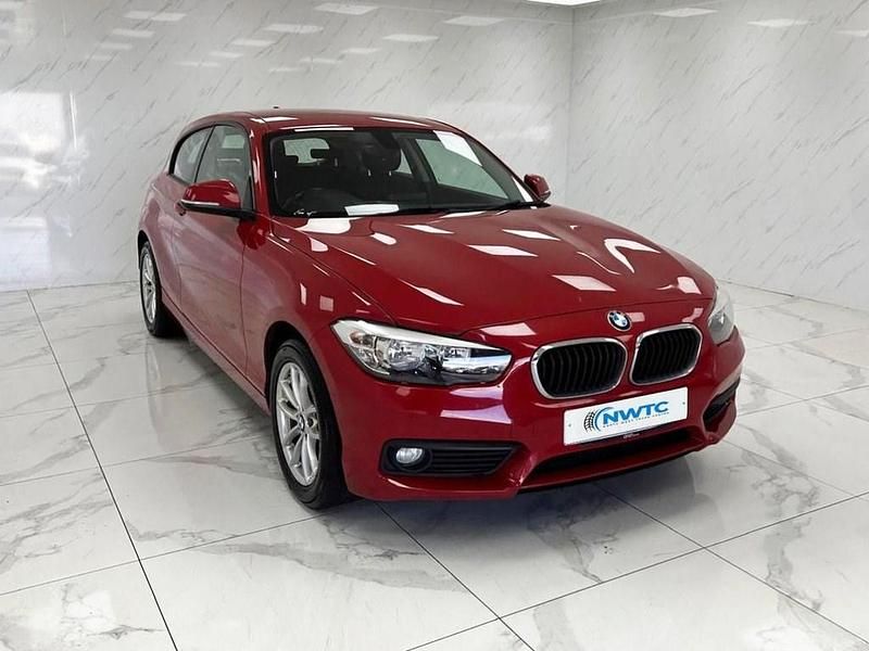 Used BMW 118 Comfort Edition 136 HP (100 kW) 2017 Red Hatchback