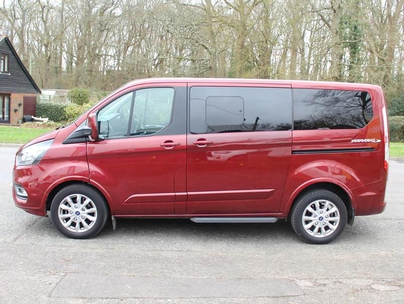 Used Ford Tourneo Custom Titanium 130 HP (95 kW) 2021 Red Van