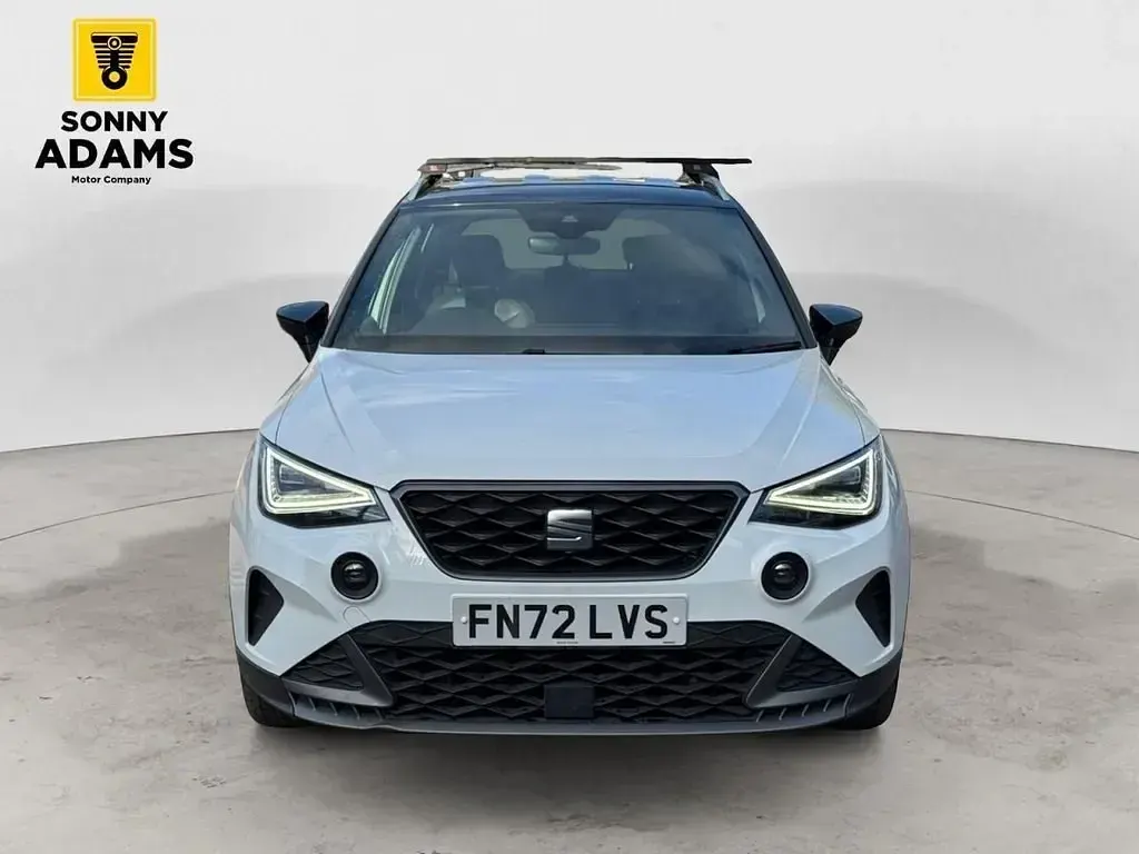 Używany Seat Arona FR 110 KM (80 kW) 2022 Biały SUV