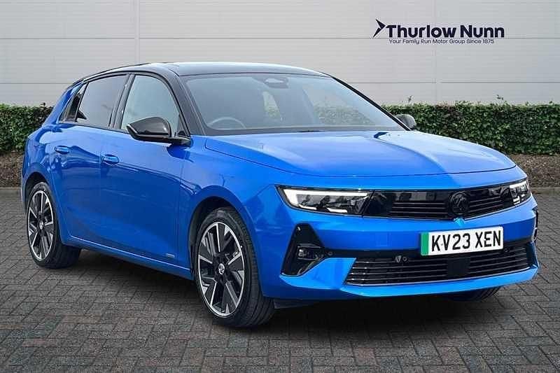 Cobalt blue Used 2023 Vauxhall Astra Ultimate Hatchback | £19,400 (Fair price) - Image 1/4