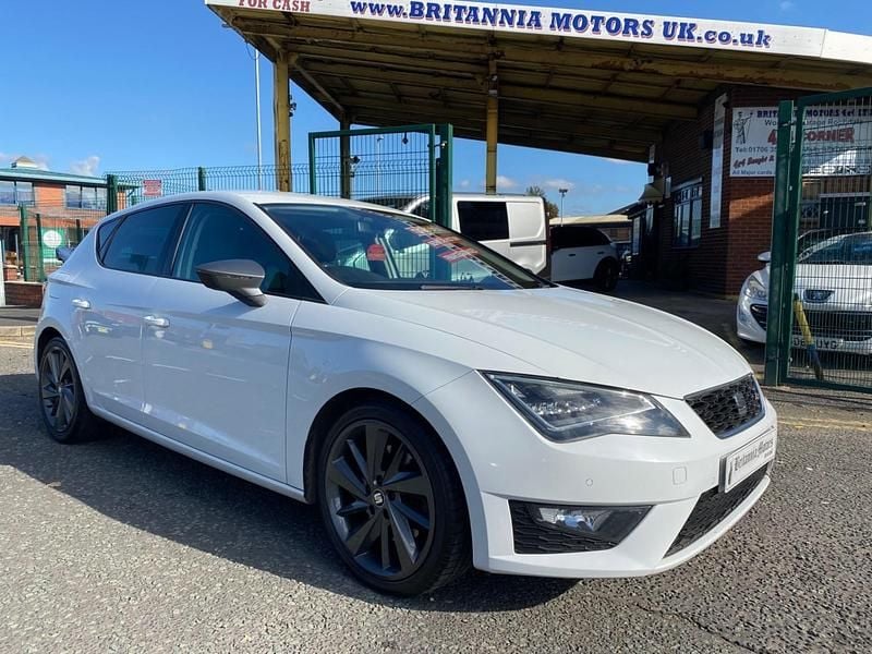 White Used 2015 Seat Leon FR Hatchback | £4,995 (Fair price) - Image 1/4