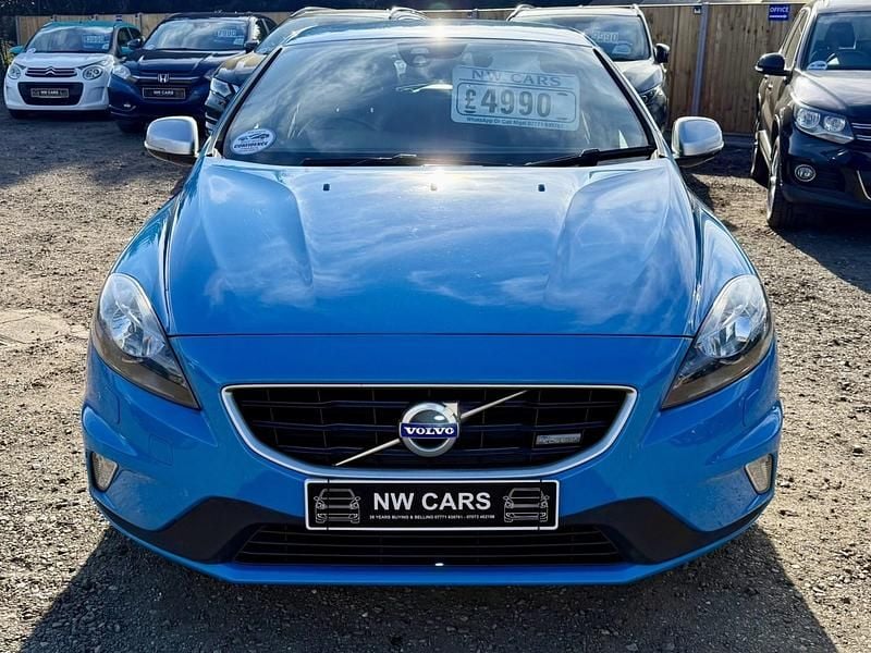 Used Volvo V40 R-Design 115 HP (84 kW) 2015 Blue Hatchback