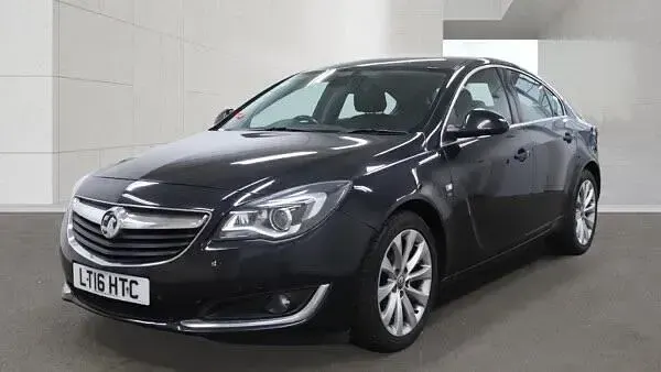 Usado Vauxhall Insignia Elite 136 CV (100 kW) 2016 Negro Utilitario