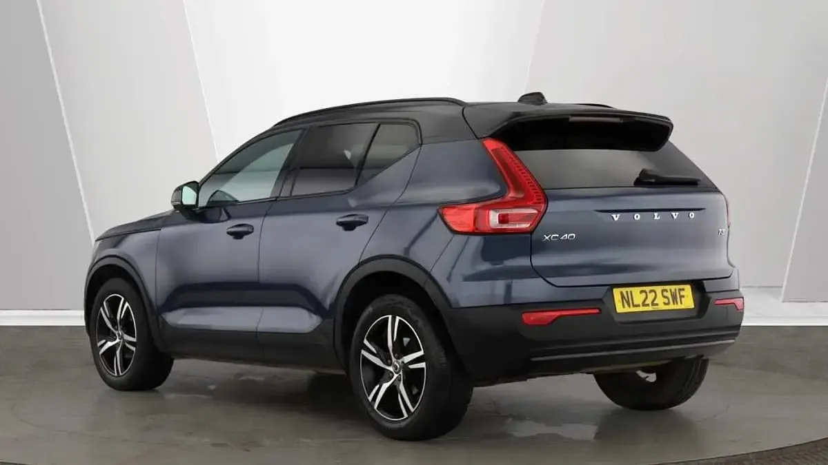 Used Volvo XC40 R-Design 161 HP (118 kW) 2022 Blue SUV