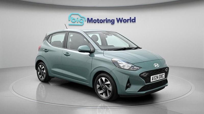 Used Hyundai i10 Advanced 67 HP (49 kW) 2024 Green Hatchback