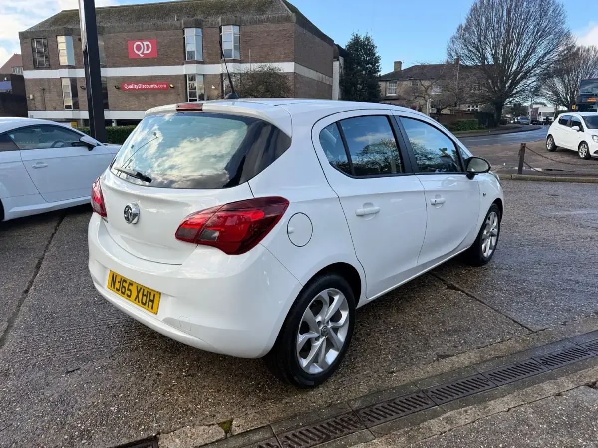 Second-hand Vauxhall Corsa Excite 2015 Alb Hatchback