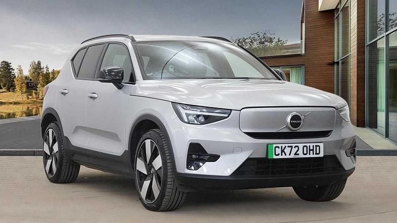 Used 2023 Volvo XC40 Plus SUV | £25,990 (Good price) - Image 1/4