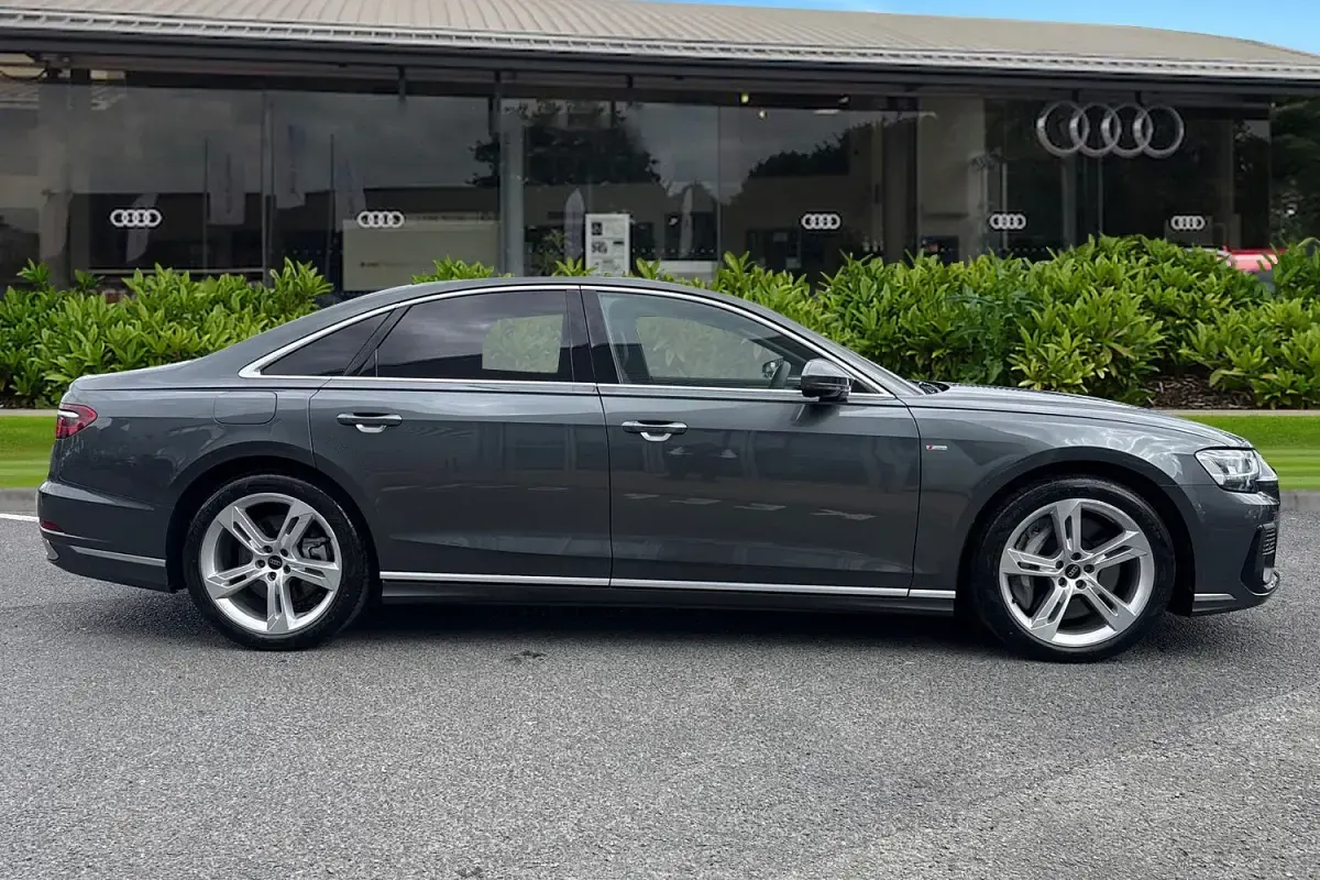 Novo Audi A8 S-Line 462 HP (339 kW) 2026 Cinzento Sedan
