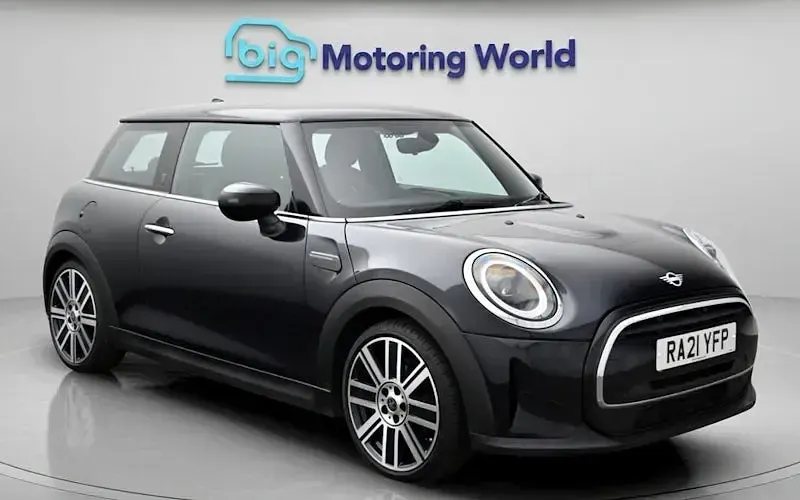 Used Mini Cooper Exclusive 136 HP (100 kW) 2021 Hatchback