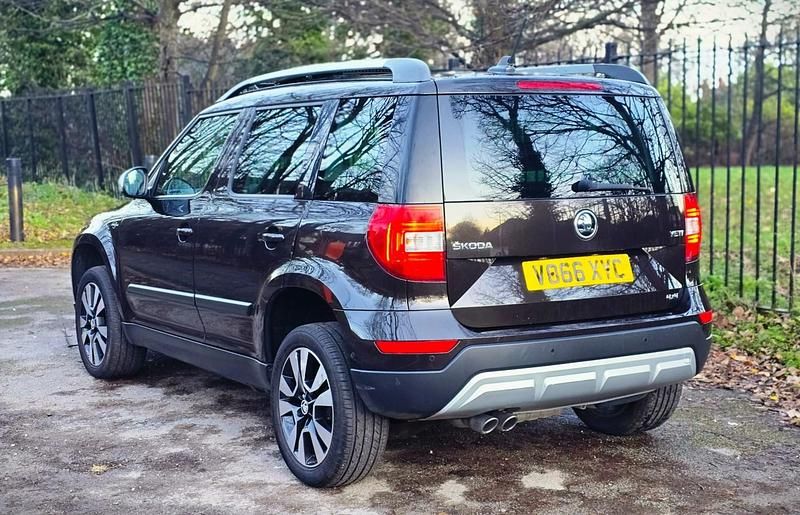 Used Skoda Yeti 150 HP (110 kW) 2016 Brown SUV