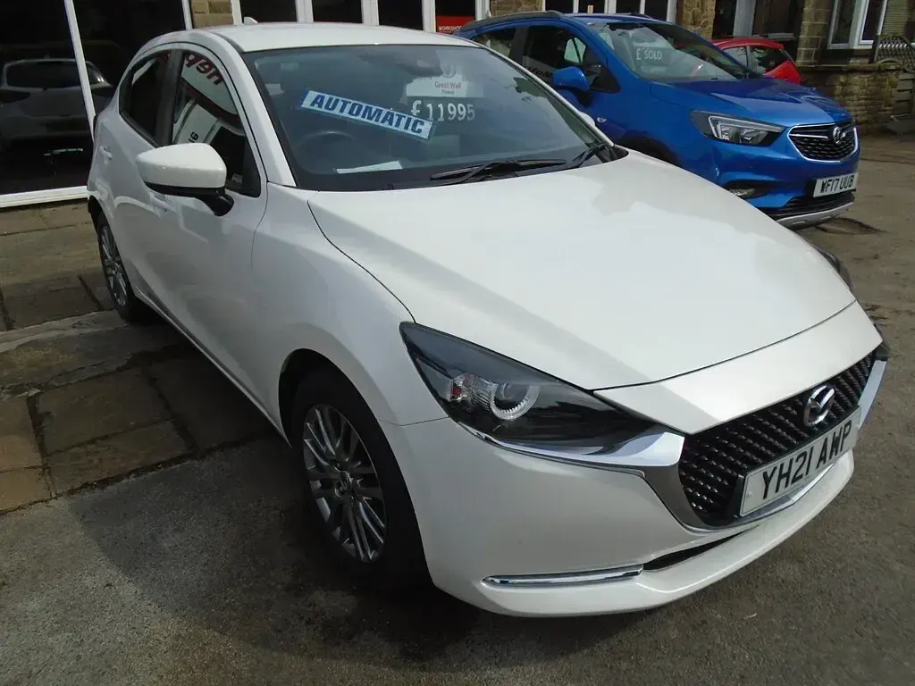 Used Mazda 2 Inclusive 90 HP (66 kW) 2021 White Hatchback