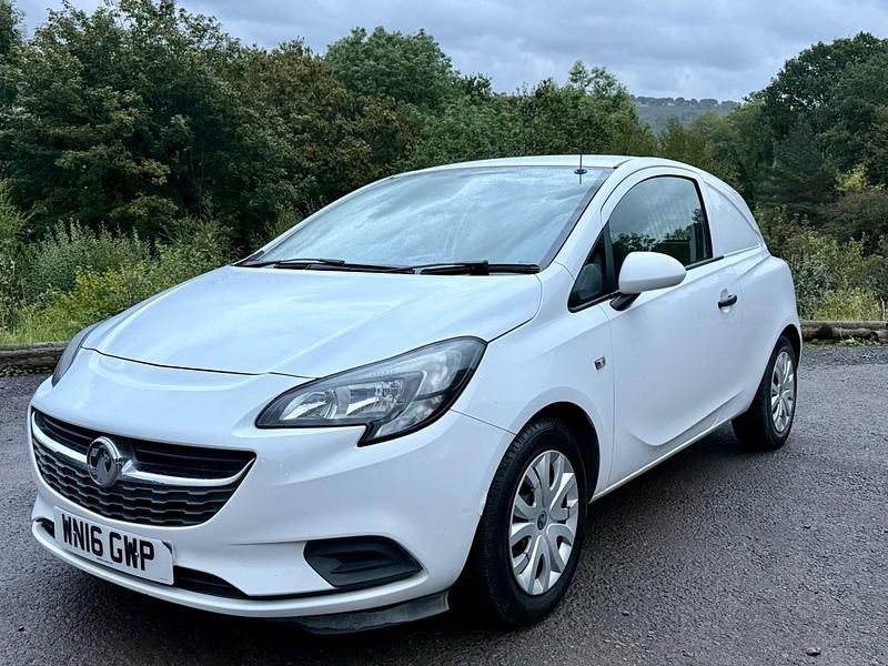 Used Vauxhall Corsa 95 HP (69 kW) 2016 White Van