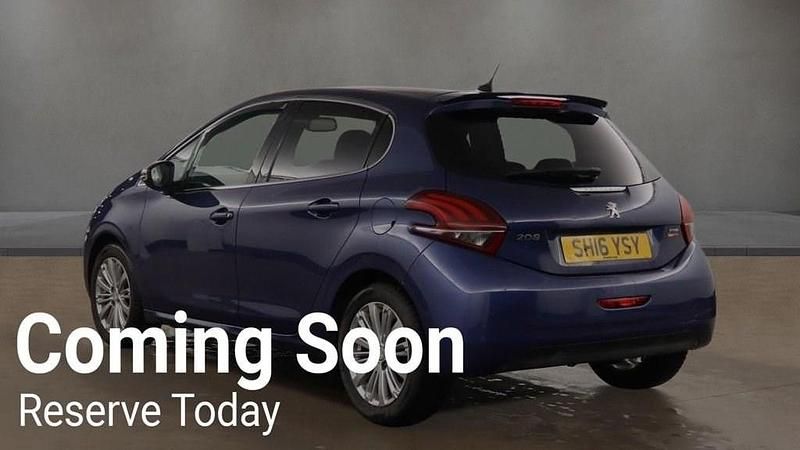 Used Peugeot 208 Allure 82 HP (60 kW) 2016 Blue Hatchback