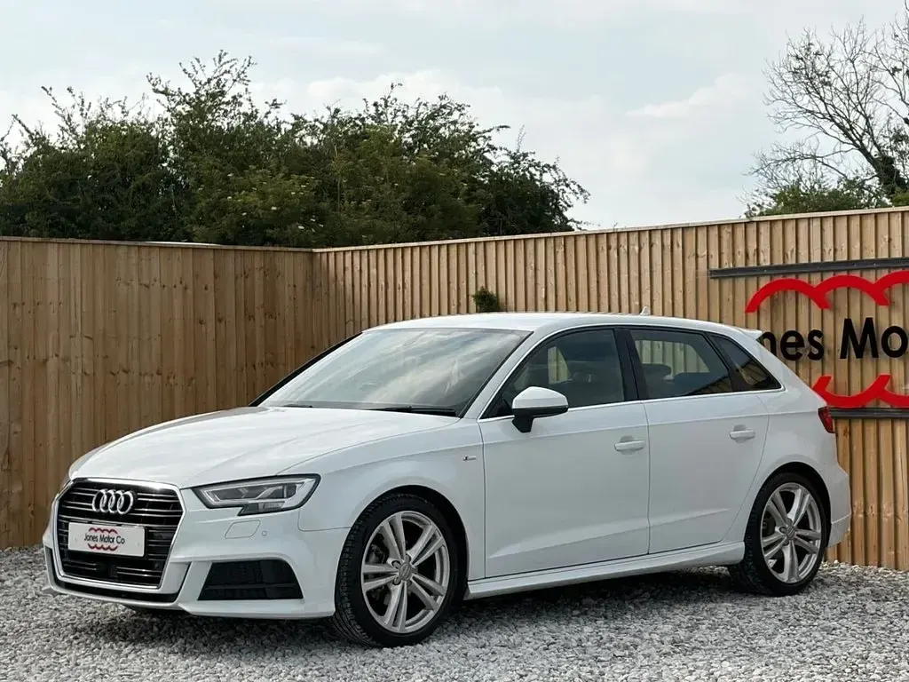 Used Audi A3 Sportback S-Line 150 HP (110 kW) 2017 White Hatchback