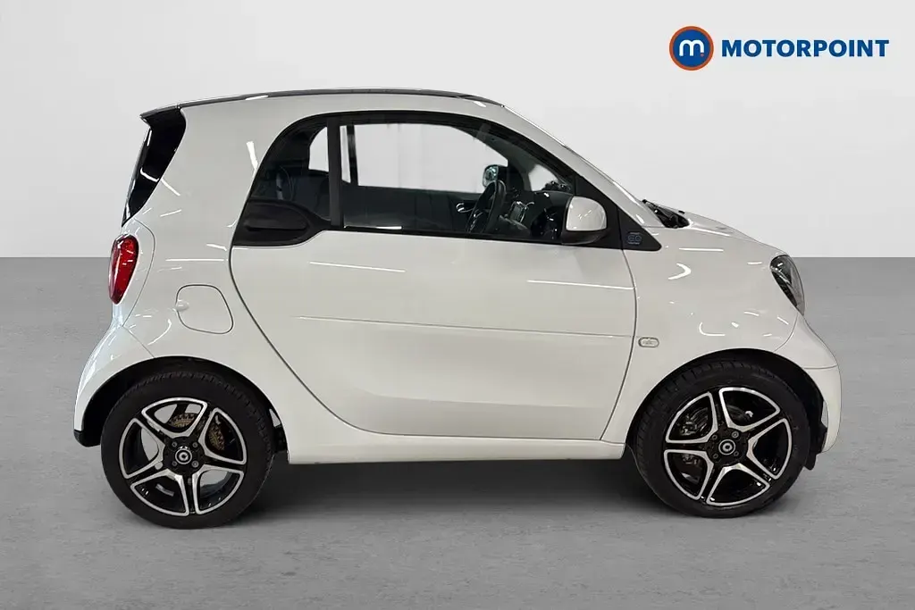 Used Smart ForTwo Coupé Premium 60 kW (82 HP) 2021 White Hatchback