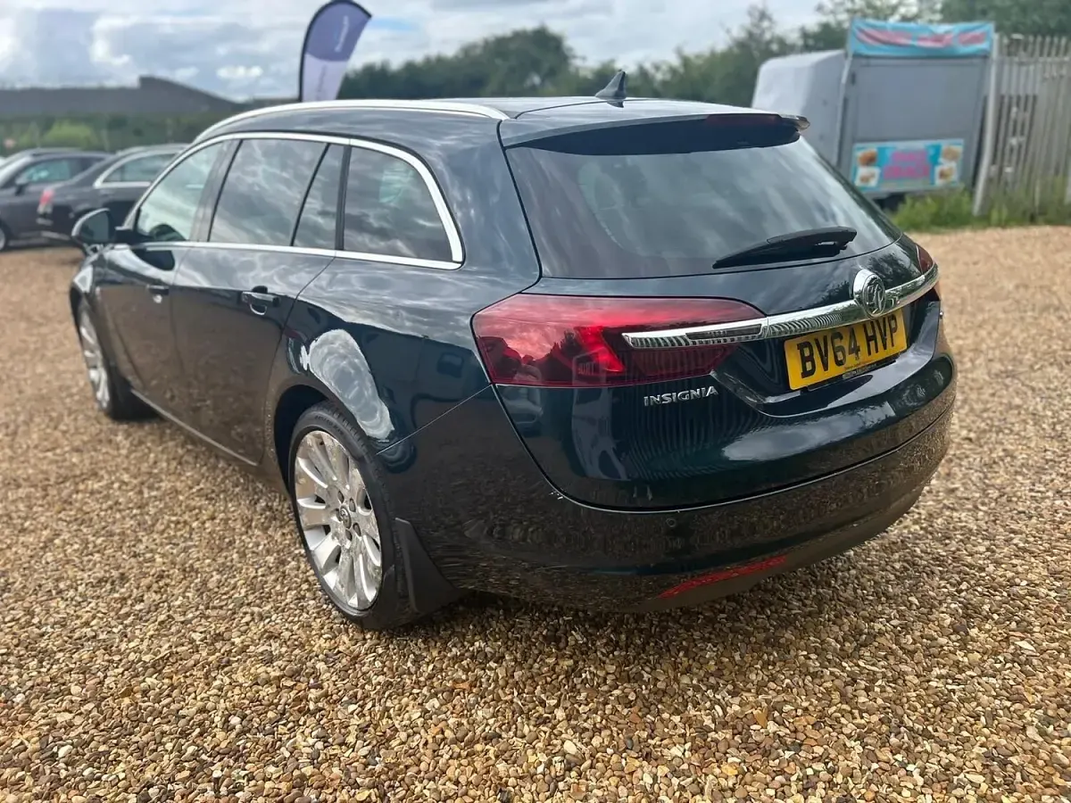 Used Vauxhall Insignia Elite 2014 Green Estate