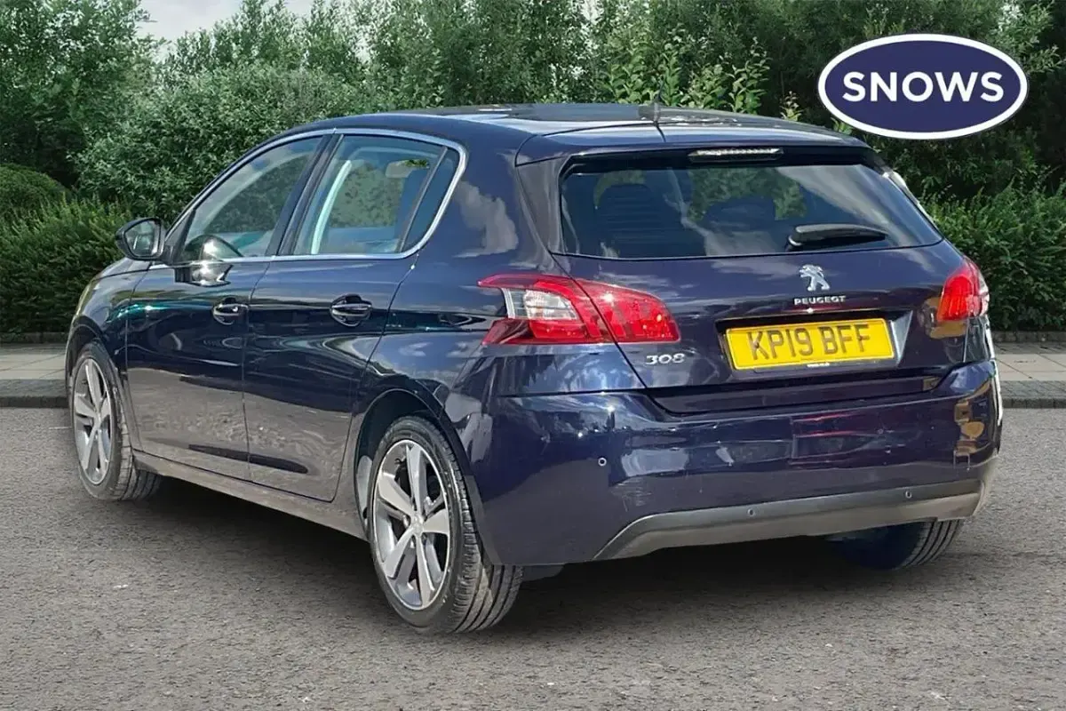 Usado Peugeot 308 Allure 131 CV (96 kW) 2019 Azul Utilitario