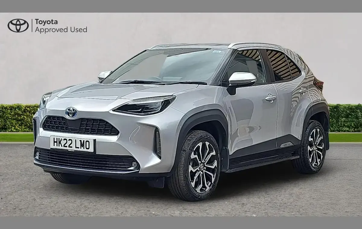 Used Toyota Yaris Cross Design 113 HP (83 kW) 2022 Silver SUV