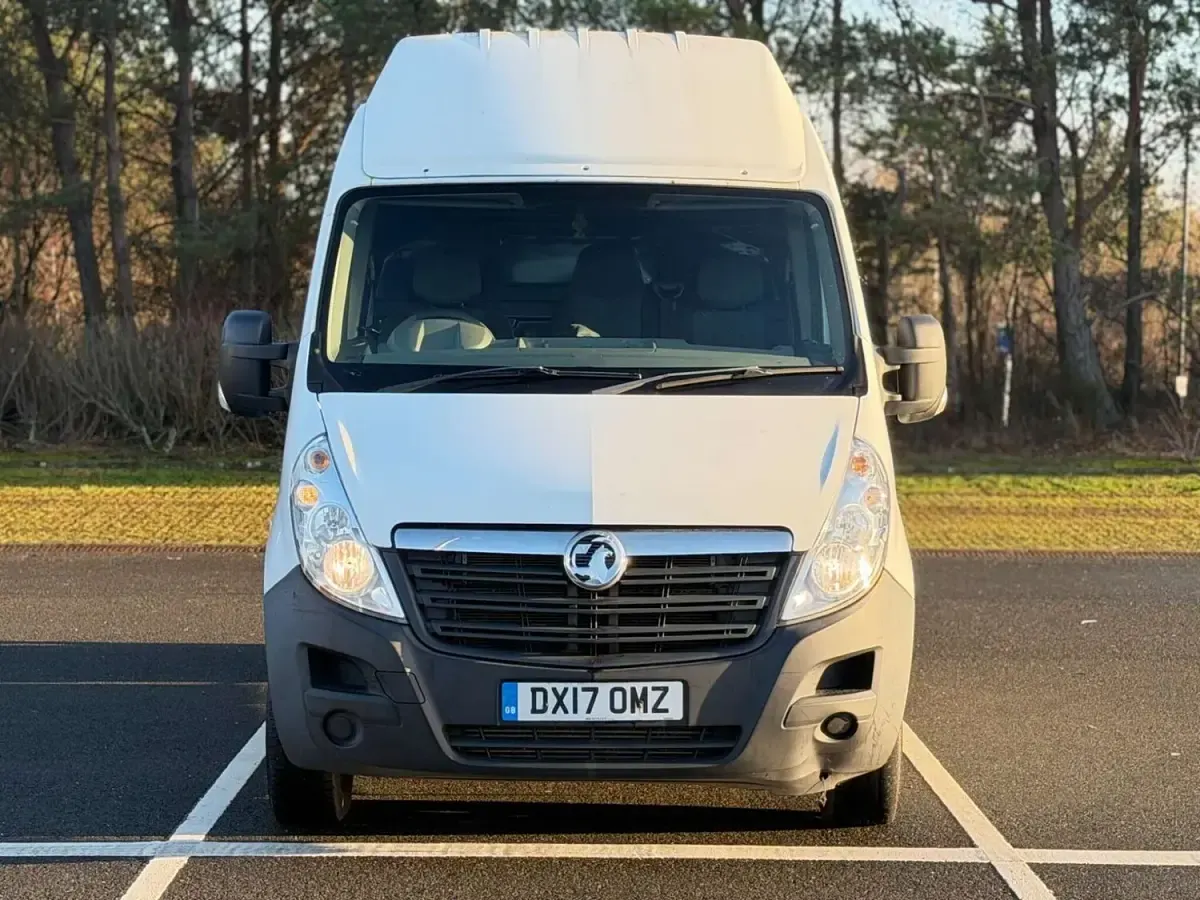 Used Vauxhall Movano S 145 HP (106 kW) 2017 White MPV