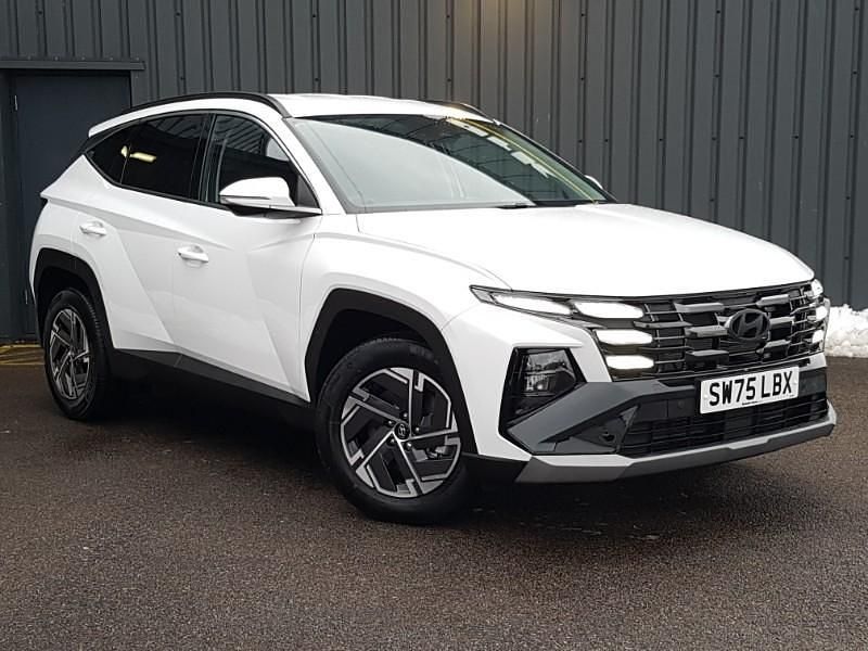Pearl serenity white New 2025 Hyundai Tucson Advanced SUV | £25,998 (Good price) - Image 1/4