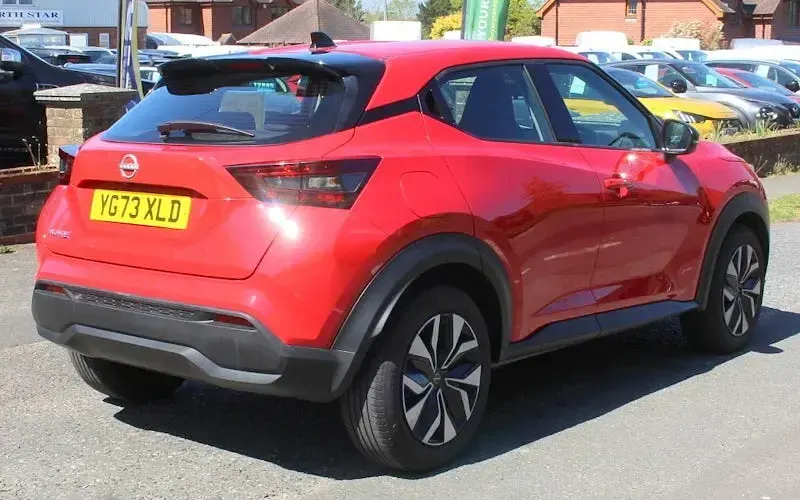 Used Nissan Juke Acenta 114 HP (83 kW) 2023 Red SUV