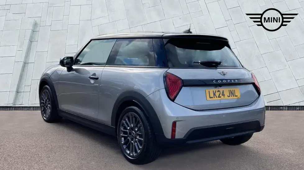 Second-hand Mini Cooper S Hatch 201 CP (147 kW) 2024 Argintiu Hatchback
