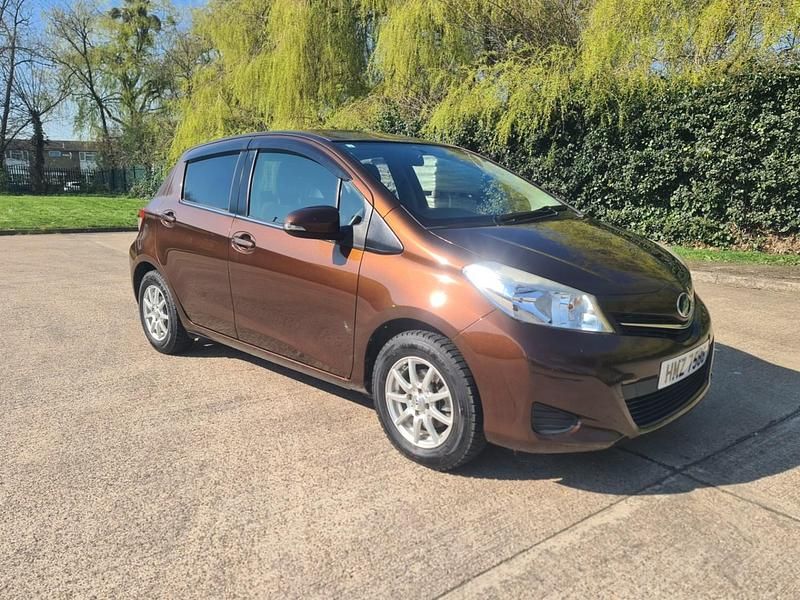 Used Toyota Yaris 2013 Brown Hatchback