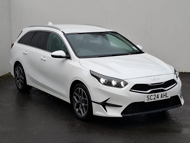 White Used 2024 Kia Ceed 3 Estate | £17,998 (Fair price) - Image 1/4