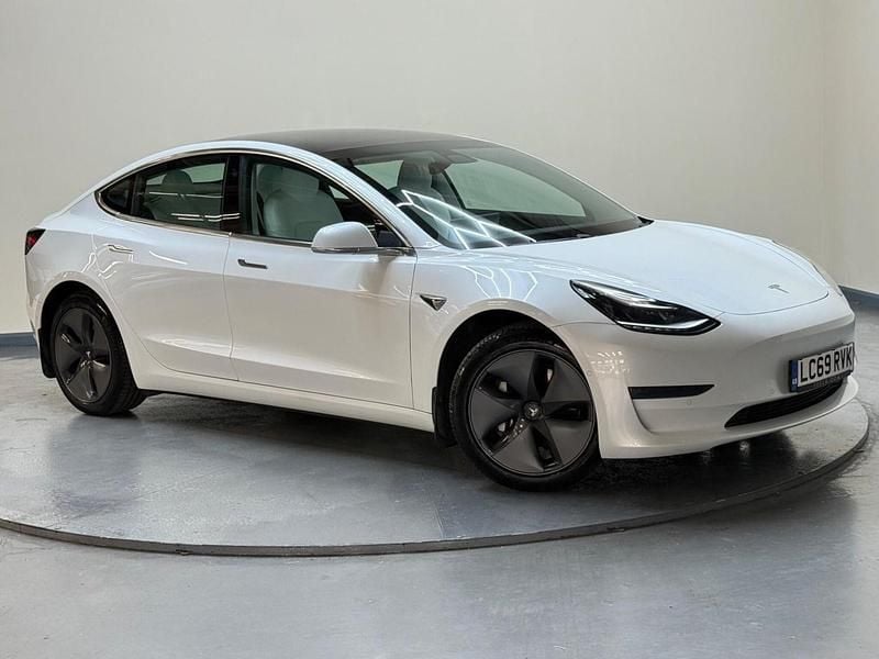 White Used 2019 Tesla Model 3 Standard Range Sedan | £15,495 (Fair price) - Image 1/4