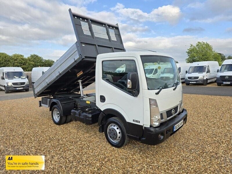 White Used 2017 Nissan Cabstar Pickup | £12,500 (Fair price) - Image 1/4