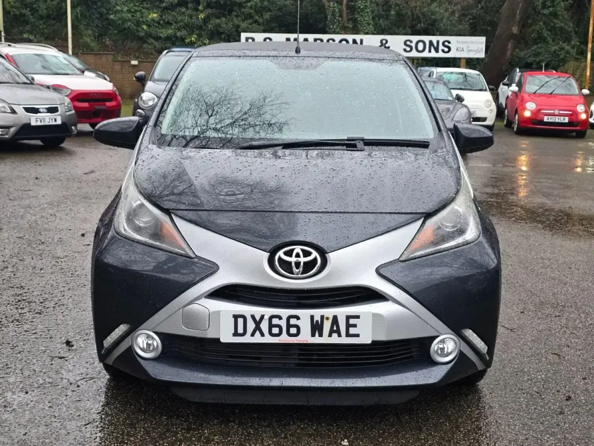 Used Toyota Aygo X-clusiv 69 HP (50 kW) 2016 Grey Hatchback