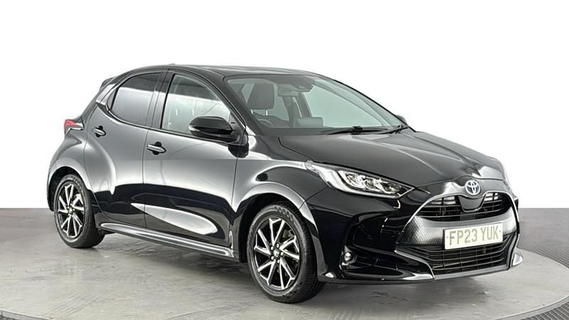 Used Toyota Yaris Hybrid Design 116 HP (85 kW) 2023 Black Hatchback