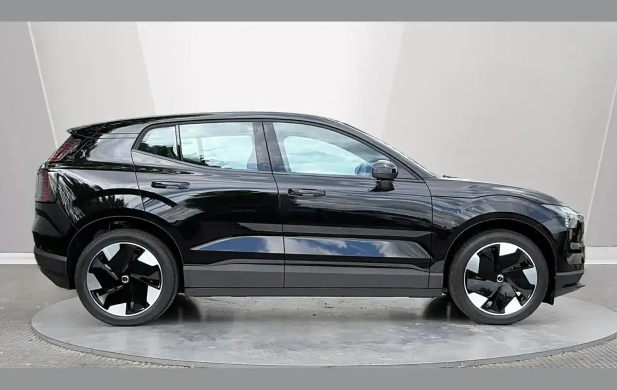 New Volvo EX30 Plus 196 kW (267 HP) 2026 Black SUV