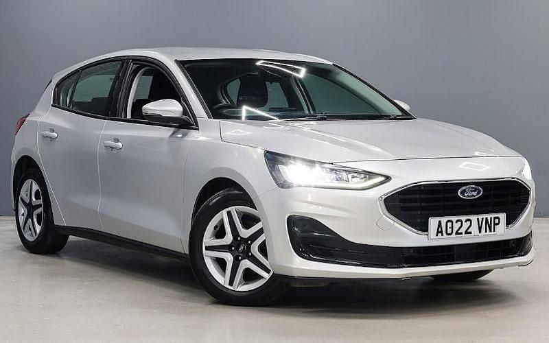 Begagnad Ford Focus Trend 125 HK (91 kW) 2022 Silver Halvkombi