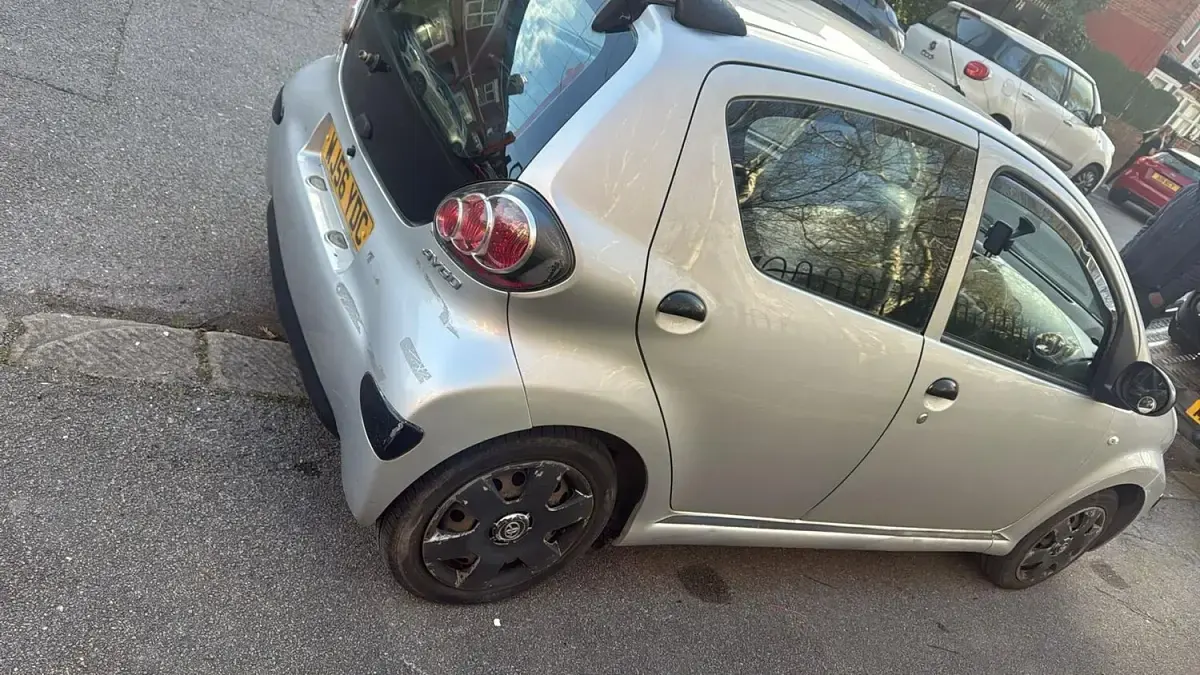 Used Toyota Aygo 67 HP (49 kW) 2006 Silver Hatchback