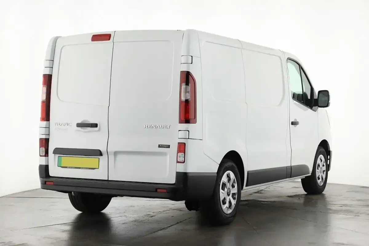 Used Renault Trafic 89 kW (122 HP) 2025 White MPV